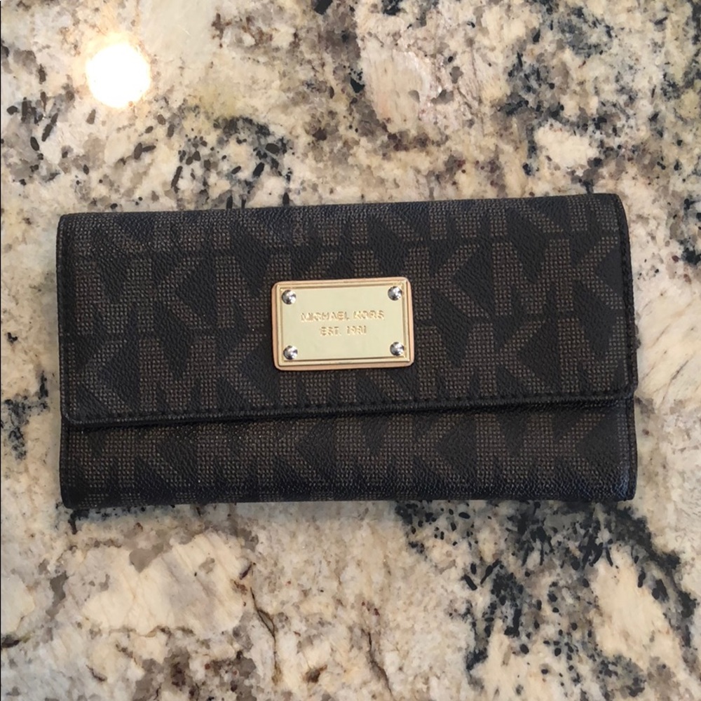 Michael Kors Monogram Wallet